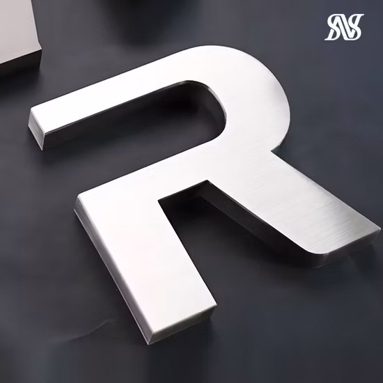 Illuminazione frontale per esterni in acciaio inossidabile, insegne colorate con lettere scatolate a LED RGB